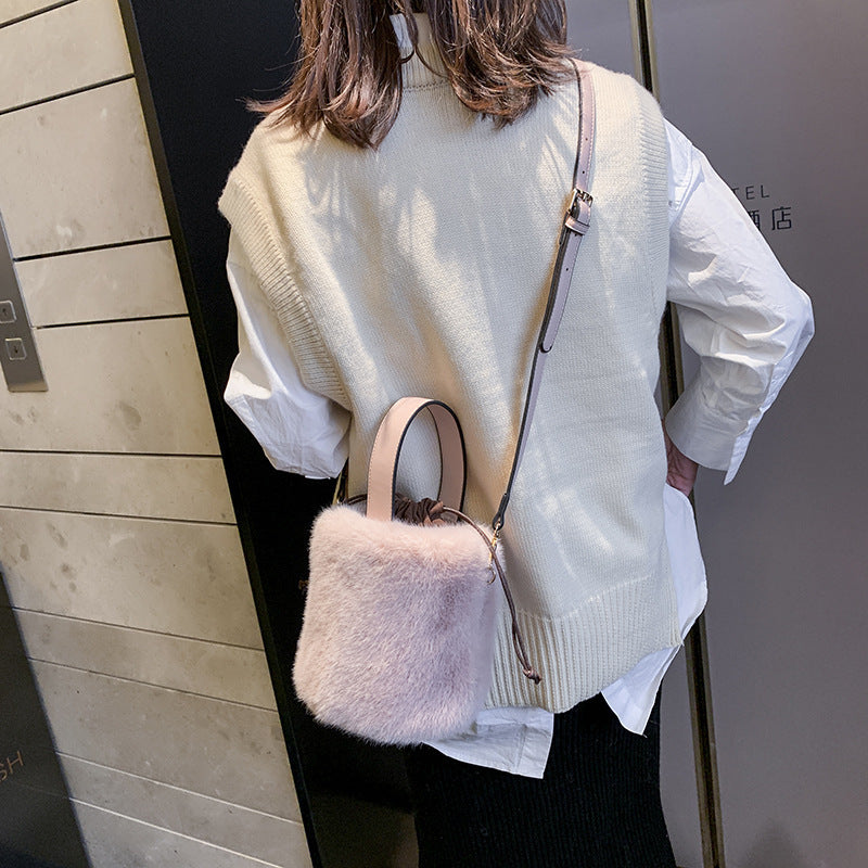 Plush bucket plush bag